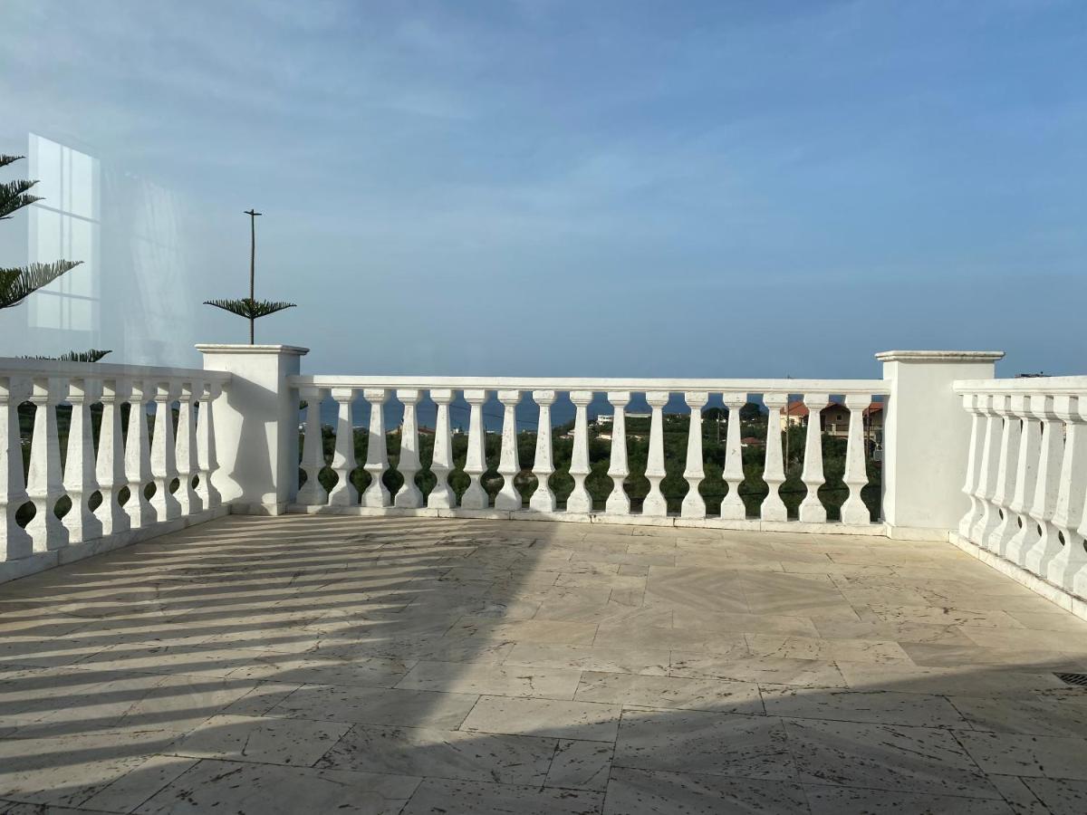 Theros Villa Planos  Luaran gambar